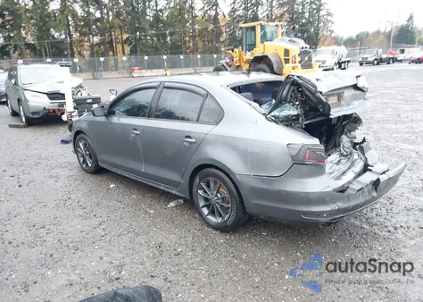 2015 Volkswagen Jetta 2.0L Tdi S z USA, uszkodzony, nr VIN 3VWLA7AJ4FM234347